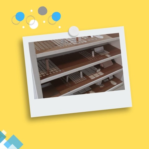 acrylic cosmetic display stands